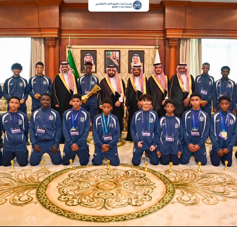 أمير جازان يستقبل فريق متوسطة أحد المسارحة المتوج بكأس نخبة دوري المدارس لكرة القدم للبنين