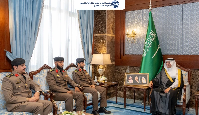 سمو محافظ الأحساء يقلّد مدير شرطة المحافظة وعددًا من الضباط رتبهم الجديدة