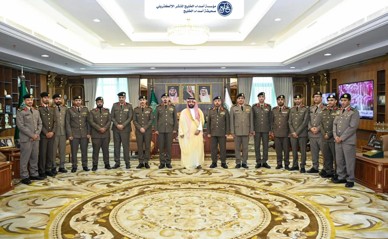 أمير منطقة جازان يقلّد عددًا من القيادات الأمنية رتبهم الجديدة