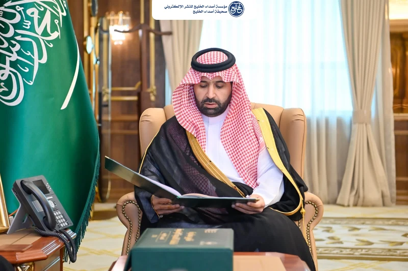 أمير منطقة جازان يطّلع على أعمال مبادرة "قافلة التنمية الرقمية" في عامها الأول